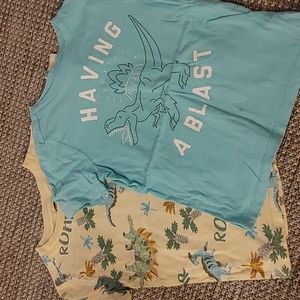 Old navy 5T dinosaur teea